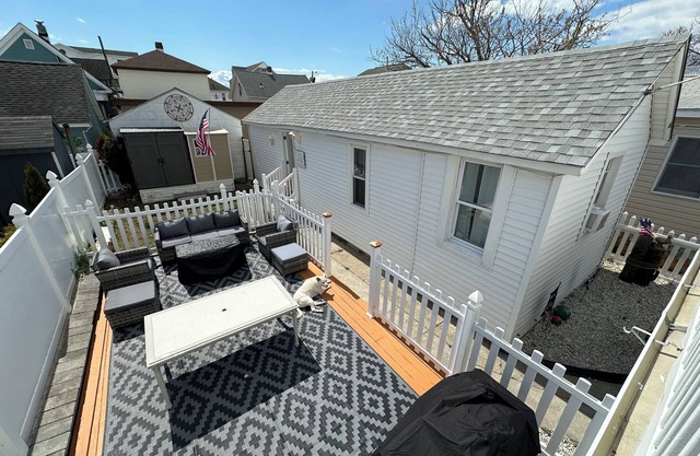 Charming 2-bedroom beach cottage with AC and WiFi in North Wildwood