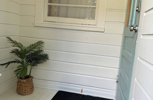 Charming 2-bedroom apartment near downtown