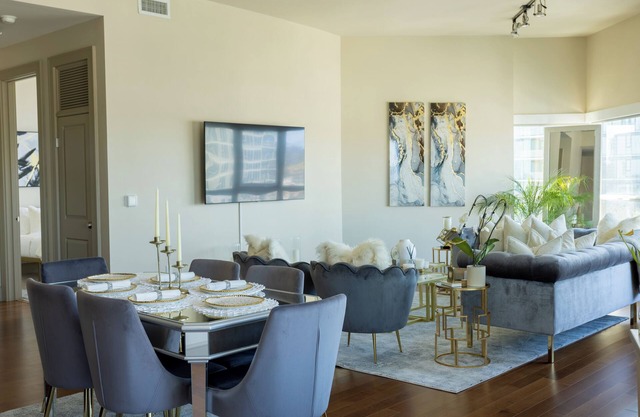 Charming 2-bedroom apartment with fitness room and Pool in downtown San Diego