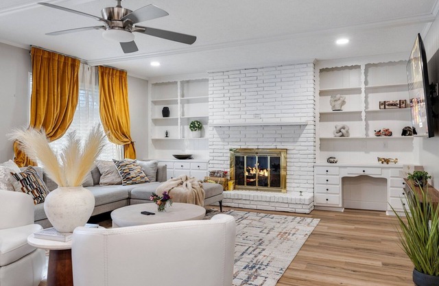 Charming 2-bedroom bungalow in Dallas 2mins to Northpark mall with WiFi and AC