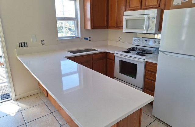 Charming 2-bedroom condo with an Amazing Oceanview in Surf City with AC