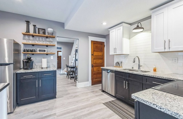 Charming 2-bedroom house with AC, WiFi in beautiful Lake City