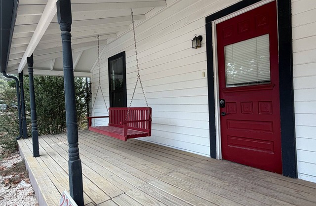 Charming 2-bedroom house in peaceful Buda 1917 Quick Drive to Austin
