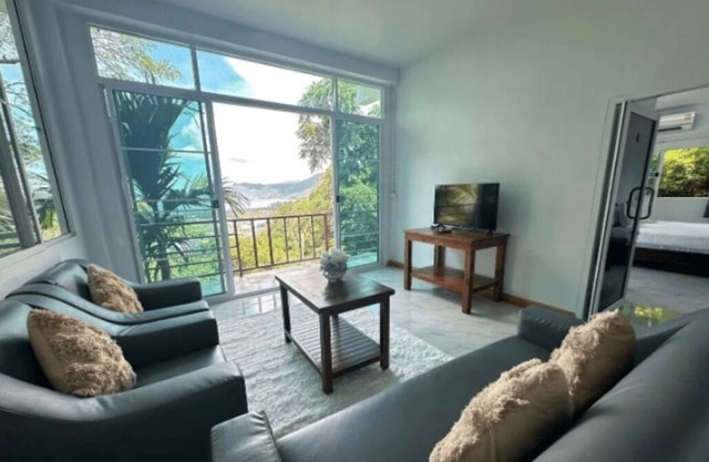 Charming 2-bedroom house with awesome Patong Sea view and City view