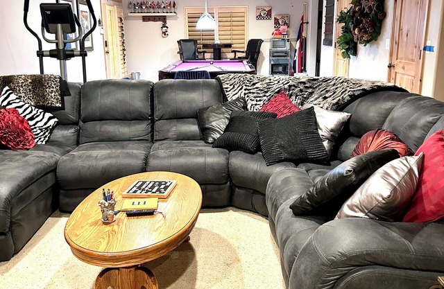 Charming 2-bedroom house with WiFi, fitness room in peaceful Murray