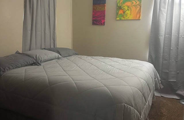 Charming 2-bedroom house in peaceful Pierre with AC