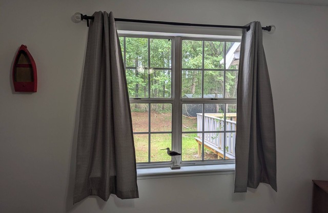 Charming 2-bedroom townhome with AC and WiFi in peaceful Summerton
