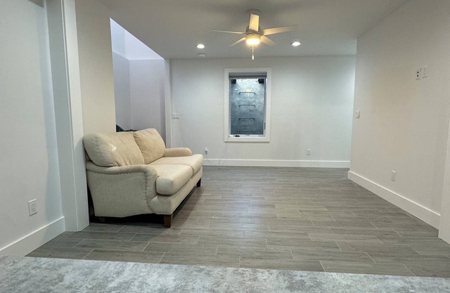 Charming 2-bedroom apartment with AC, WiFi in delightful East Quogue