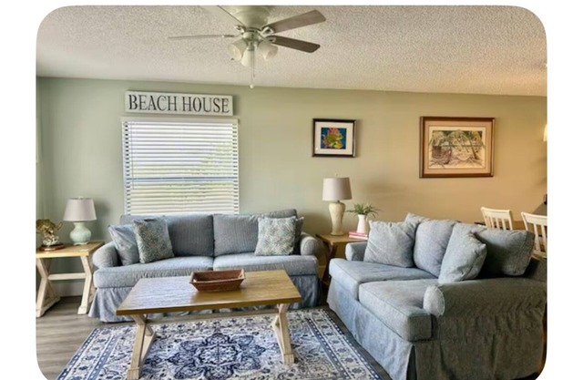 Charming 2 Bedroom, 2 Bath Beachside Condo Sleeps 7