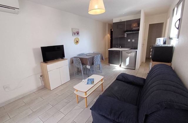 Charming 2-Star T2 w/Parking near Thermal Spa & Thau Lagoon