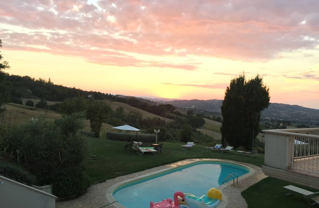 charming 250 m² ground-floor portion of villa, pool nearby the beach in Italy