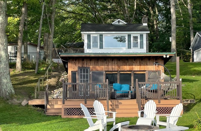 Charming 2BR Lakefront Cottage Retreat with Private Dock & Beach