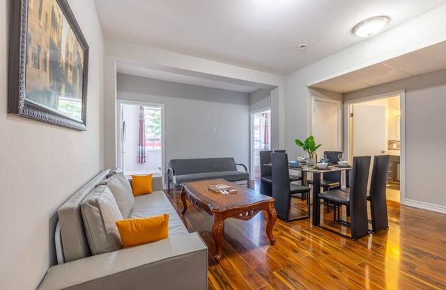 Charming 2BR Retreat Steps From Niagara Falls