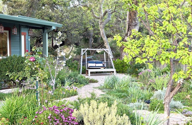 Charming 3-bed home in Carmel Valley with river access; walkable to the village.
