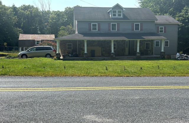 Charming 3-Bedroom Farmhouse in East Stroudsburg, PA