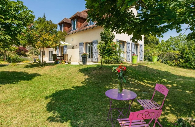 Charming 3-Bedroom Cottage with Private Pool in Perigord Noir