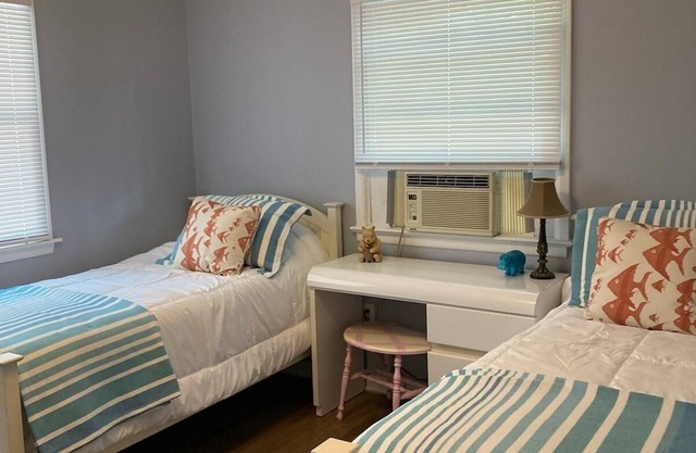 Charming 3-bedroom house in Point Pleasant .Close to Bay Head Beaches.