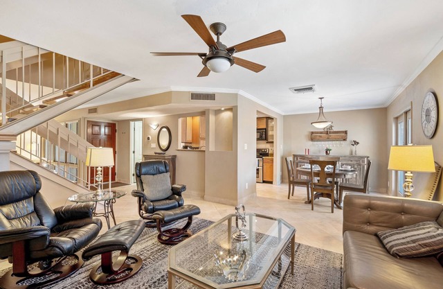 Charming 3-bedroom, 2.5-bathroom townhome with a community pool, spa, and patio!