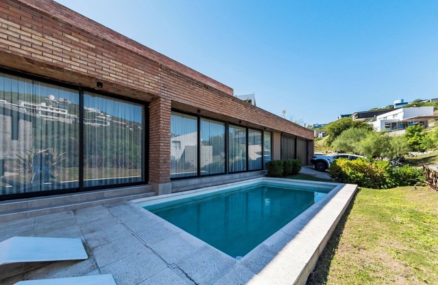 Charming 3-bedroom house with AC, WiFi in pleasant La Calera