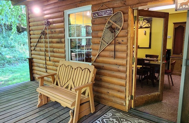 Charming 3-bedroom house with AC and WiFi in serene Fishs Eddy