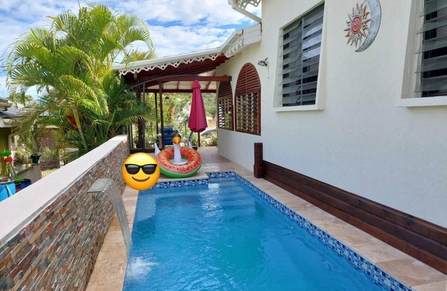 Charming 3-bedroom house with private pool!
