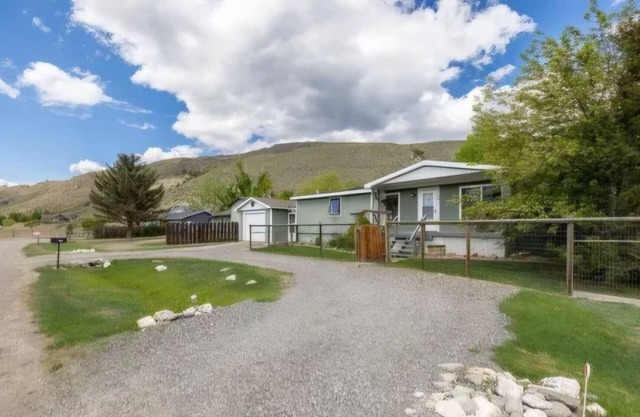 Charming 3-bedroom house in the North Entrance of Yellowstone National Park