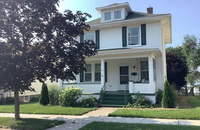 Charming 3-bedroom house in lovely Somerset with AC.