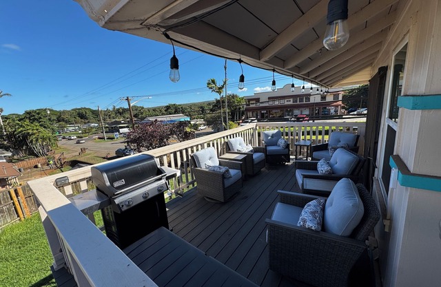 Charming 3-bedroom house in Haleiwa with AC, WiFi. Family friendly. Parking.