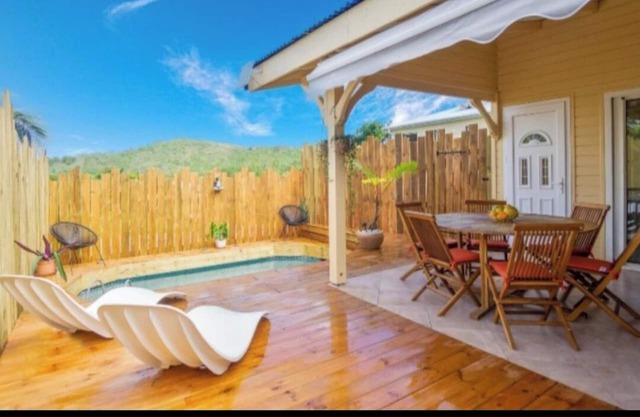 Charming 3-bedroom villa, AC in welcoming Sainte-Anne with pool exposed