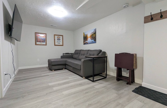 Charming 3-bedroom private basement apartment with WiFi, AC in enchanting Ogden.