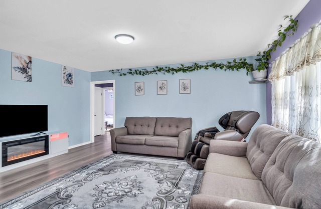 Charming 3-bedroom house with WiFi, AC in serene Linglestown