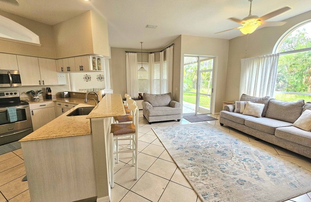 Charming 3-bedroom house in lovely Rotonda West with WiFi, AC