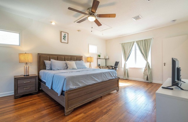 Charming 3-bedroom house in serene San Antonio with WiFi, AC