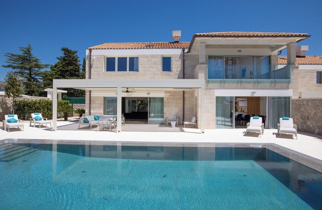 Charming 3-bedroom villa in enchanting Cavtat