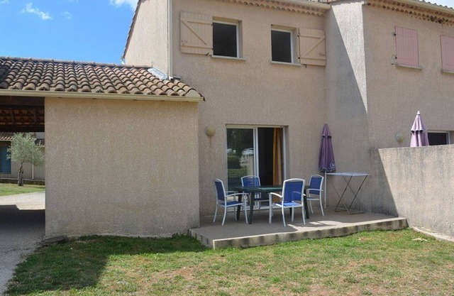 Charming 3-Room Duplex, Pool Access, Pet-Friendly, WiFi, Parking - Sleeps 6