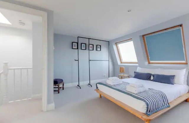 Charming 3BD House w/Private Garden - Fulham!