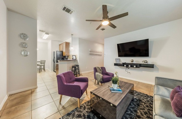 "Charming 3BR/2BA Haven: Short Distance to Austin and surrounding Cities!