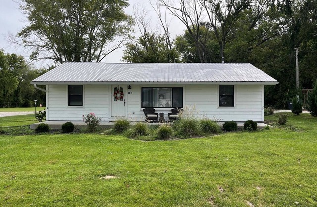 Charming 3BR/2BA home—peaceful country vibes, perfect for relaxing stays!