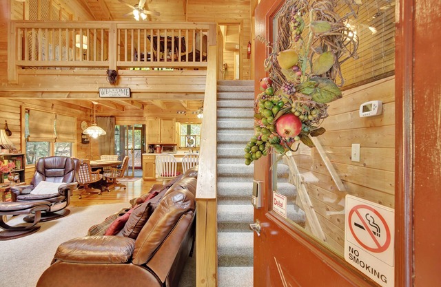 Charming 3BR+Open Loft Cabin W/Hot Tub In Pine Mt/Warm Spgs Near Callaway & FDR