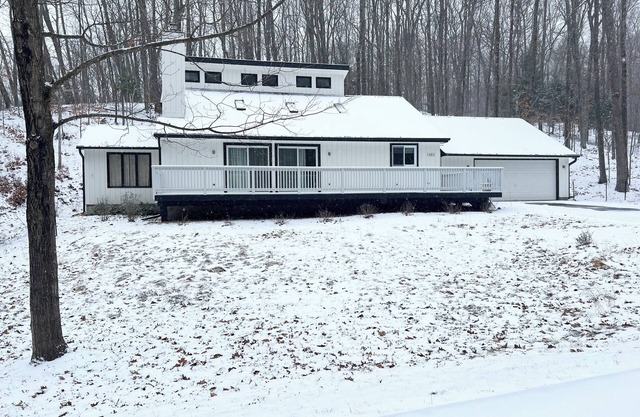 Charming 4-bedroom house in Harbor Springs, Close to town and Ski Hills!