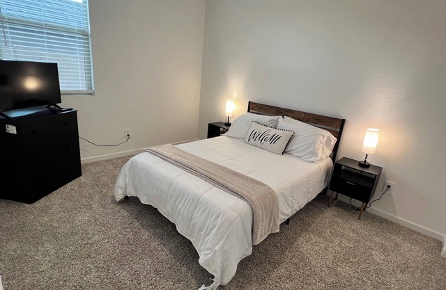 Charming 4-bedroom house with WiFi, AC in delightful Casa Grande