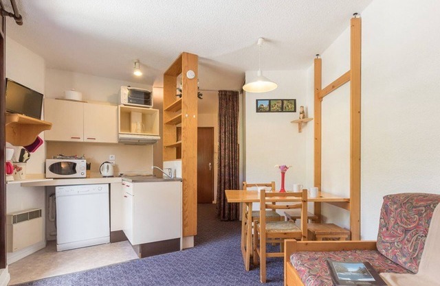 Charming 4-Person Studio with North-Facing Balcony in Chantemerle
