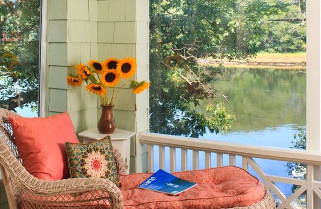 Charming 5-bedroom cottage located on the tidal Kennebunk River