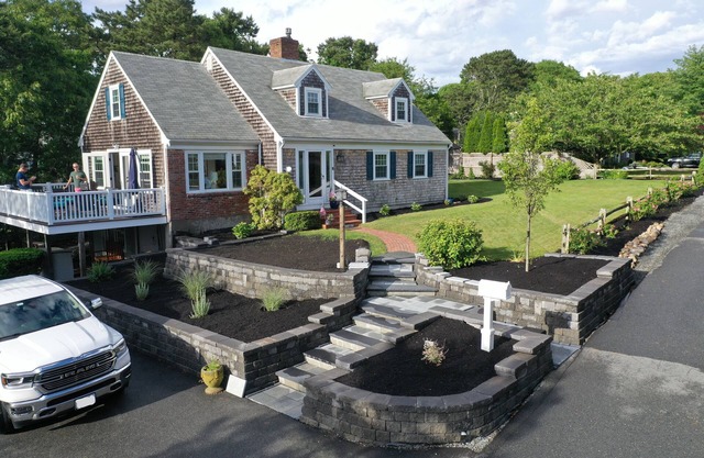 Charming, Airy Coastal Getaway in Chatham Cape Cod Near the Beach!