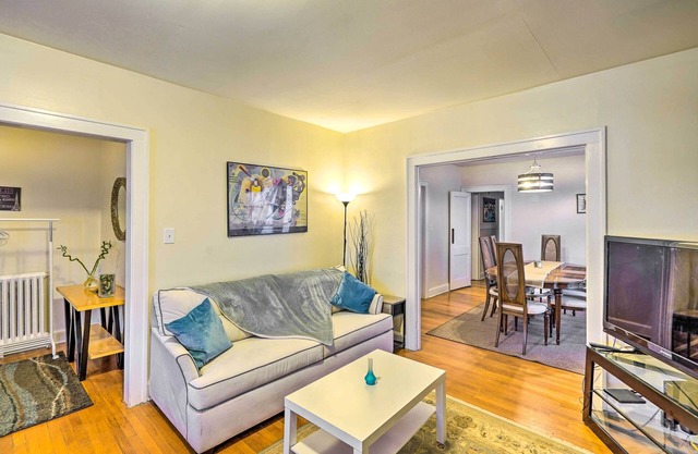Charming Albany Retreat ~ 3 Mi to Downtown!