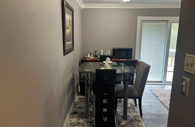 Charming and Safe Private Suite with a private entrance.