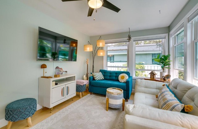 Charming and Updated Villas Home with Backyard!