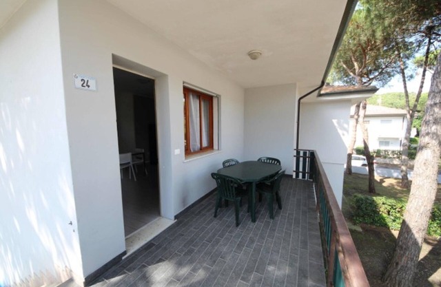 Charming apartment with AC, garden and parking