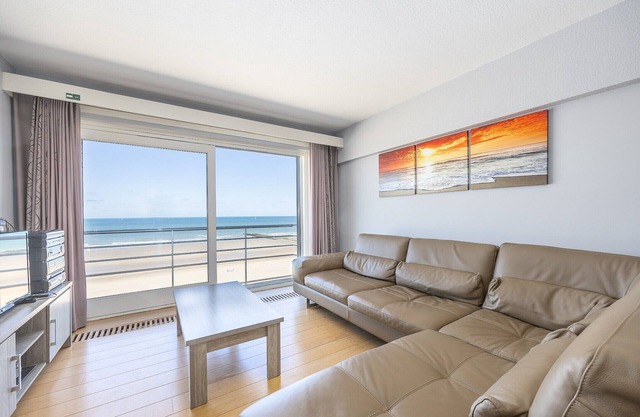 Charming apartment with sea view and parking space