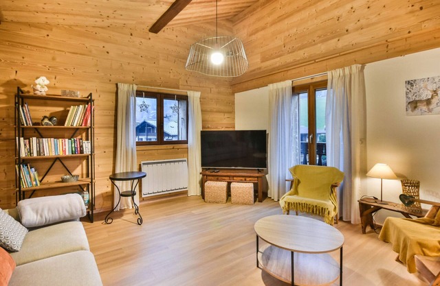 Charming Apartment for 6 in the Heart of Les Gets Village, Close to Slopes